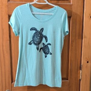 Light Turquoise Turtle Women's Short Sleeve Top